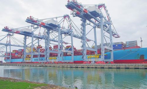 Nhộn nhịp không khí sản xuất những ngày đầu năm mới